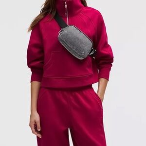 Lululemon everywhere belt bag. Brand new with tags. Grey glitter. Rare purse